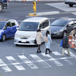 【画像】歩行者はいたけど渡ろうとしてなかったじゃん！　横断歩道で一時停止せずに警察に捕まったけどこれって違反なの？ 〜 画像9