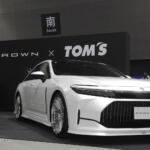 【画像】「TOM’S主導」「クラウンチーム主導」２台のクラウンセダンカスタムを堂々お披露目！　流石の仕上がりをみればカスタム界でセダンの復権もあるぞ!!【AMA2026】 〜 画像2