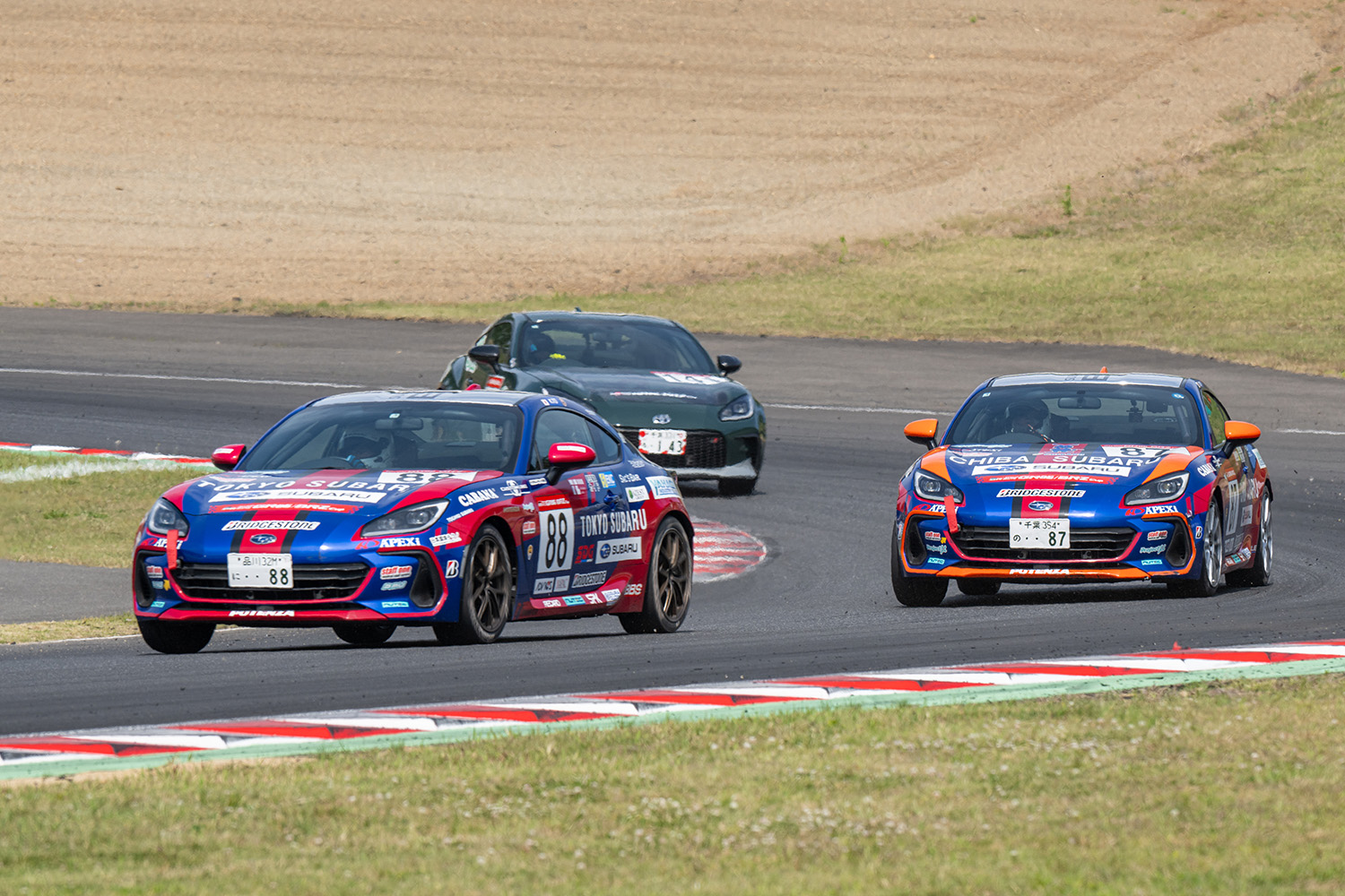 チームタクティのBRZの走行シーン