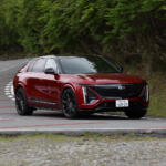 【画像】【試乗】乗ったらアメ車の固定観念が覆ること確実！　キャデラックのBEV SUV「リリックＶ」は速さも楽しさも文句なし 〜 画像14