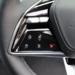 【画像】【試乗】乗ったらアメ車の固定観念が覆ること確実！　キャデラックのBEV SUV「リリックＶ」は速さも楽しさも文句なし 〜 画像30