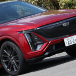 【試乗】乗ったらアメ車の固定観念が覆ること確実！　キャデラックのBEV SUV「リリックＶ」は速さも楽しさも文句なし