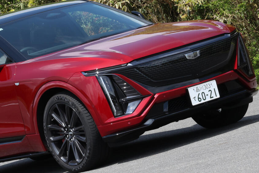 【試乗】乗ったらアメ車の固定観念が覆ること確実！　キャデラックのBEV SUV「リリックＶ」は速さも楽しさも文句なし