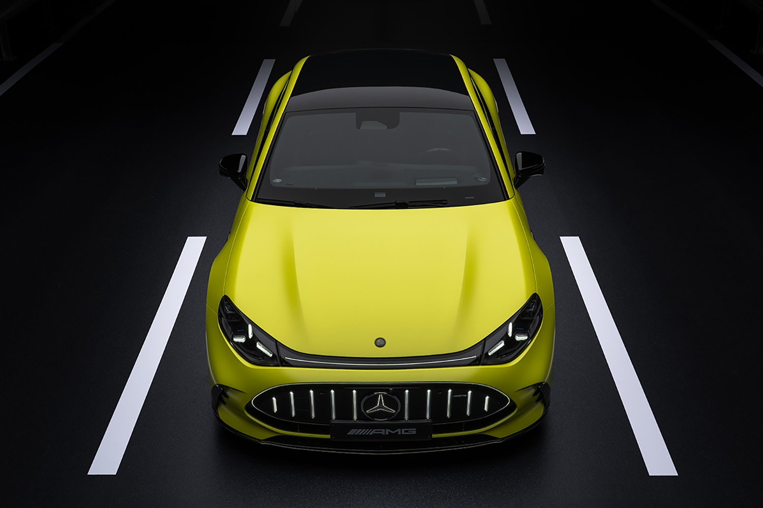 メルセデスAMG GT 4ドアクーペの真正面フロントスタイリング