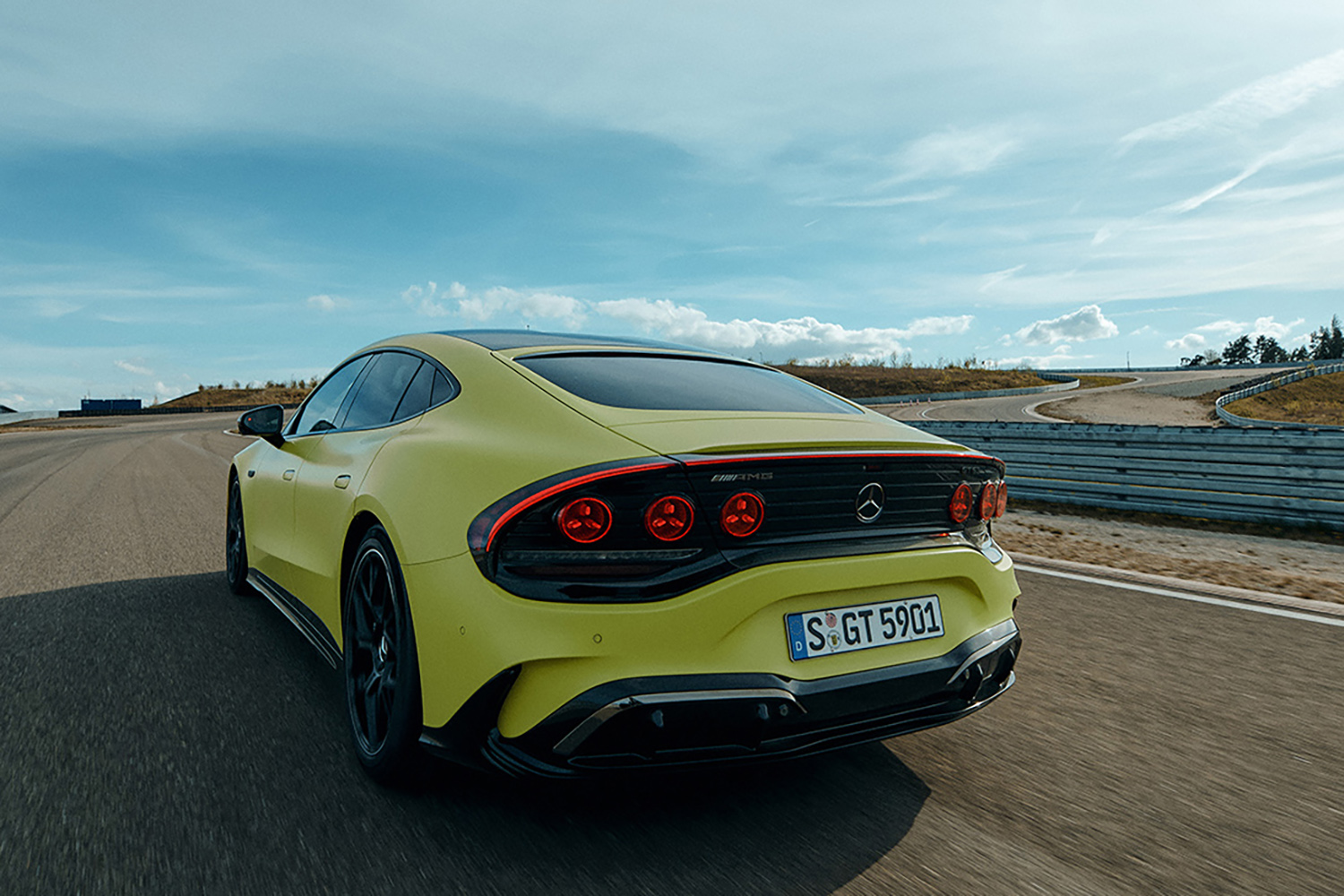 メルセデスAMGの新型GT 4ドアクーペが怪物ＥＶになっていた 〜 画像27