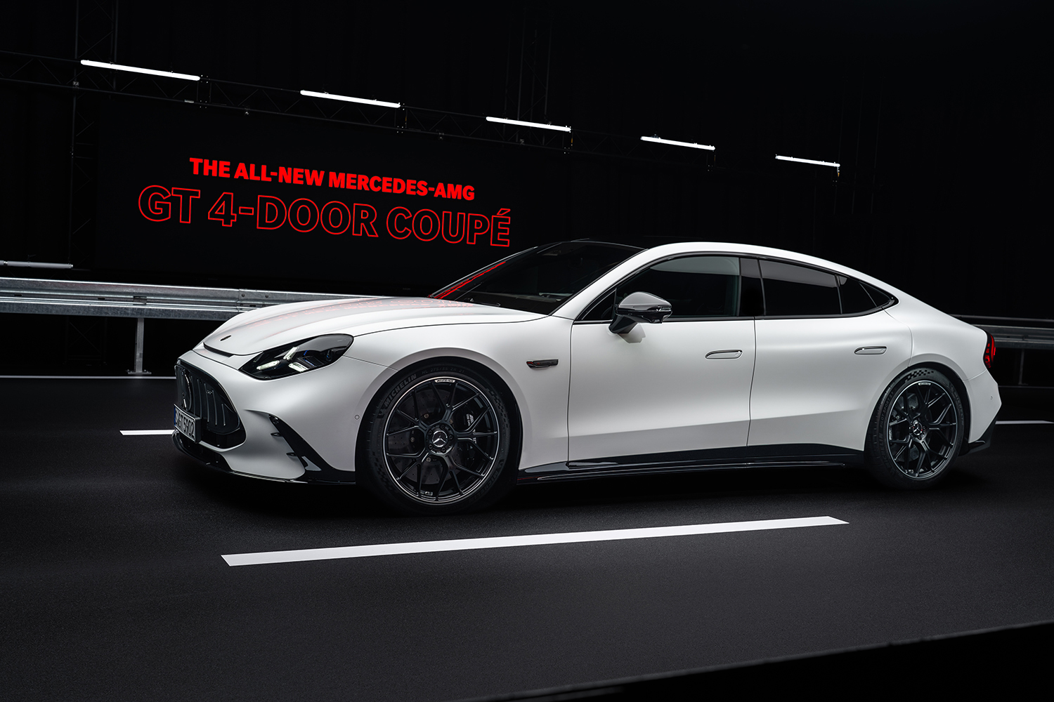 メルセデスAMGの新型GT 4ドアクーペが怪物ＥＶになっていた 〜 画像36