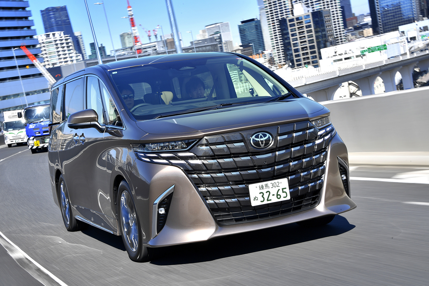トヨタ・アルファードのフロントスタイリング