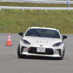 【画像】前年度優勝の駒澤大学がチャンピオンの貫禄を見せつけた！　歴代王者が集まったフォーミュラジムカーナ2026年シーズン最初の予選が決着 〜 画像16