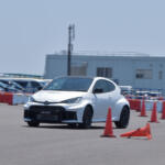 【画像】最新GRヤリスとGRカローラの性能を特設コースで試乗できるってマジか！　TGRのスペシャル試乗会が秒で完売!!【AMA2026】 〜 画像15