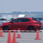 【画像】最新GRヤリスとGRカローラの性能を特設コースで試乗できるってマジか！　TGRのスペシャル試乗会が秒で完売!!【AMA2026】 〜 画像17