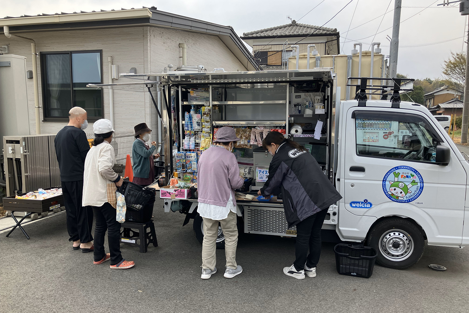 薬局の移動販売車