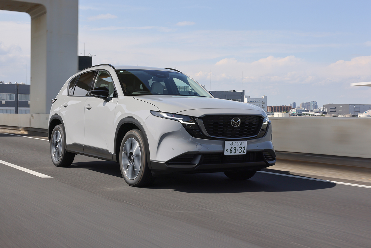 新型CX-5のGグレードの走行シーン 〜 画像9
