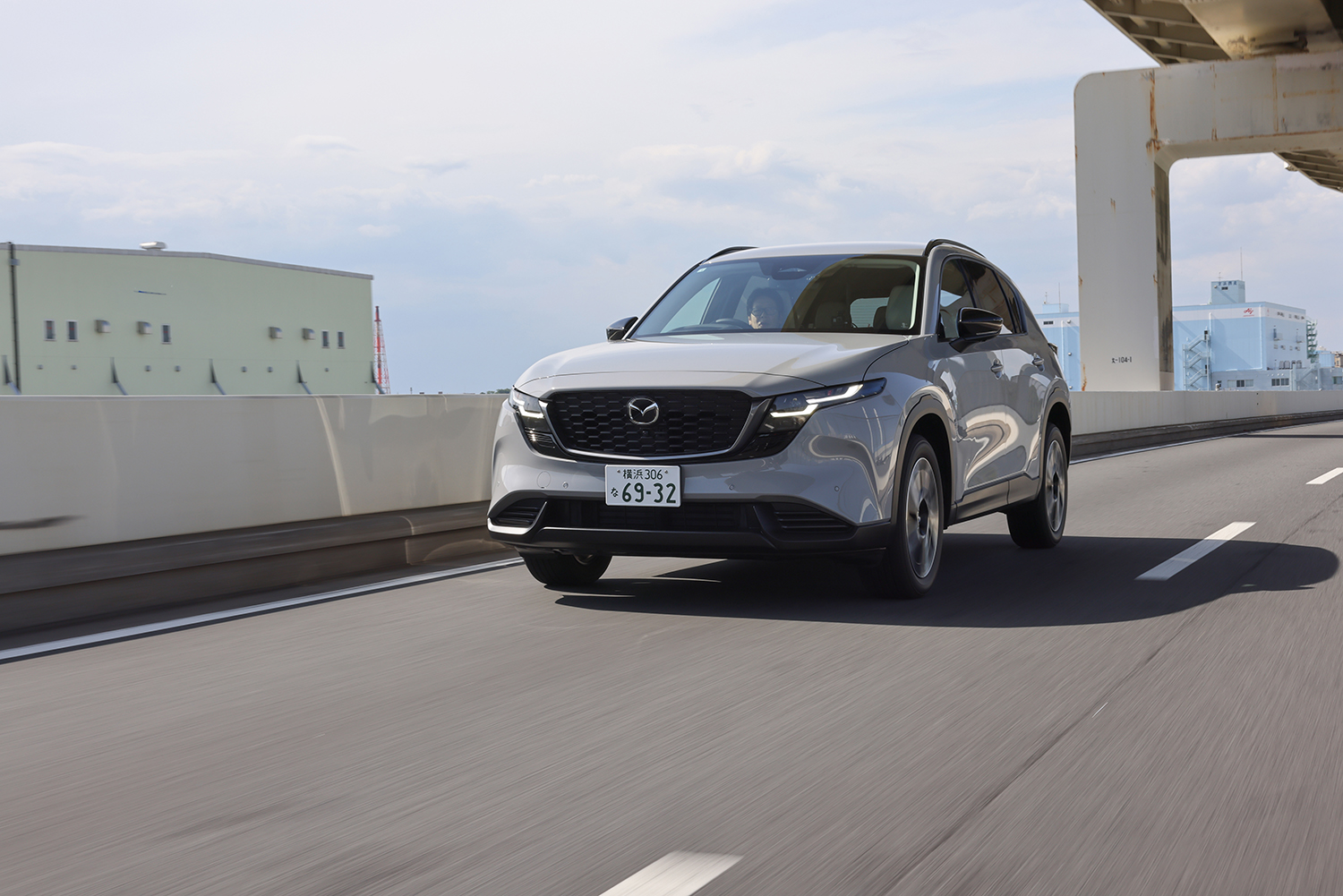 新型CX-5のGグレードFFモデルの走行シーン 〜 画像4