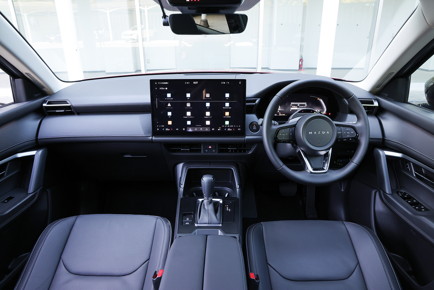 新型CX-5のインストゥルメントパネル