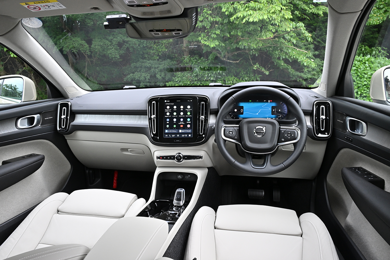ボルボ XC40 ウルトラB4 AWDの車内 〜 画像46