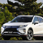 【画像】日産車に激似のこのクルマは……ともあれ三菱が伝統ある「エクリプス」の名を絶やさぬことに乾杯!! 〜 画像2