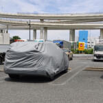 【画像】ノイエクラッセ第３弾とおぼしき新型BMW X5をPAで目撃！　偽装されているがBEVであることと鋭いヘッドライトは隠しきれず!! 〜 画像2