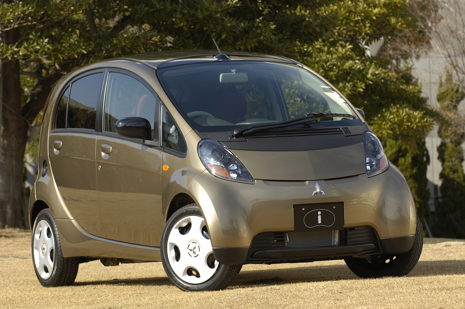 世界中から車名の短いクルマを探したら日本の軽自動車が１番短い説が有力だった 〜 画像1