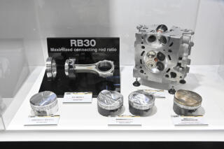 人テクに出展したチューニングメーカーのパイオニア「HKS」が感じたエンジン回帰の波