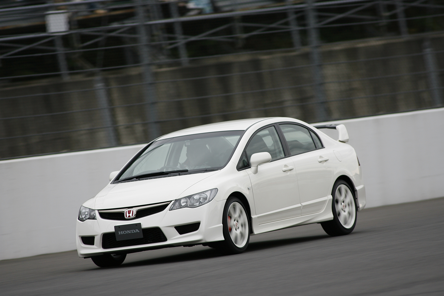 「シビック MUGEN RR」はタイプRを超えた究極のRだった 〜 画像4