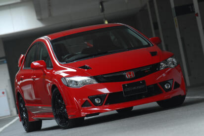 売れば売るほど赤字な「無限」が作ったやりすぎコンプリートカー「シビック MUGEN RR」！　驚異のチューニングっぷりに当然中古価格は爆アゲ中!!