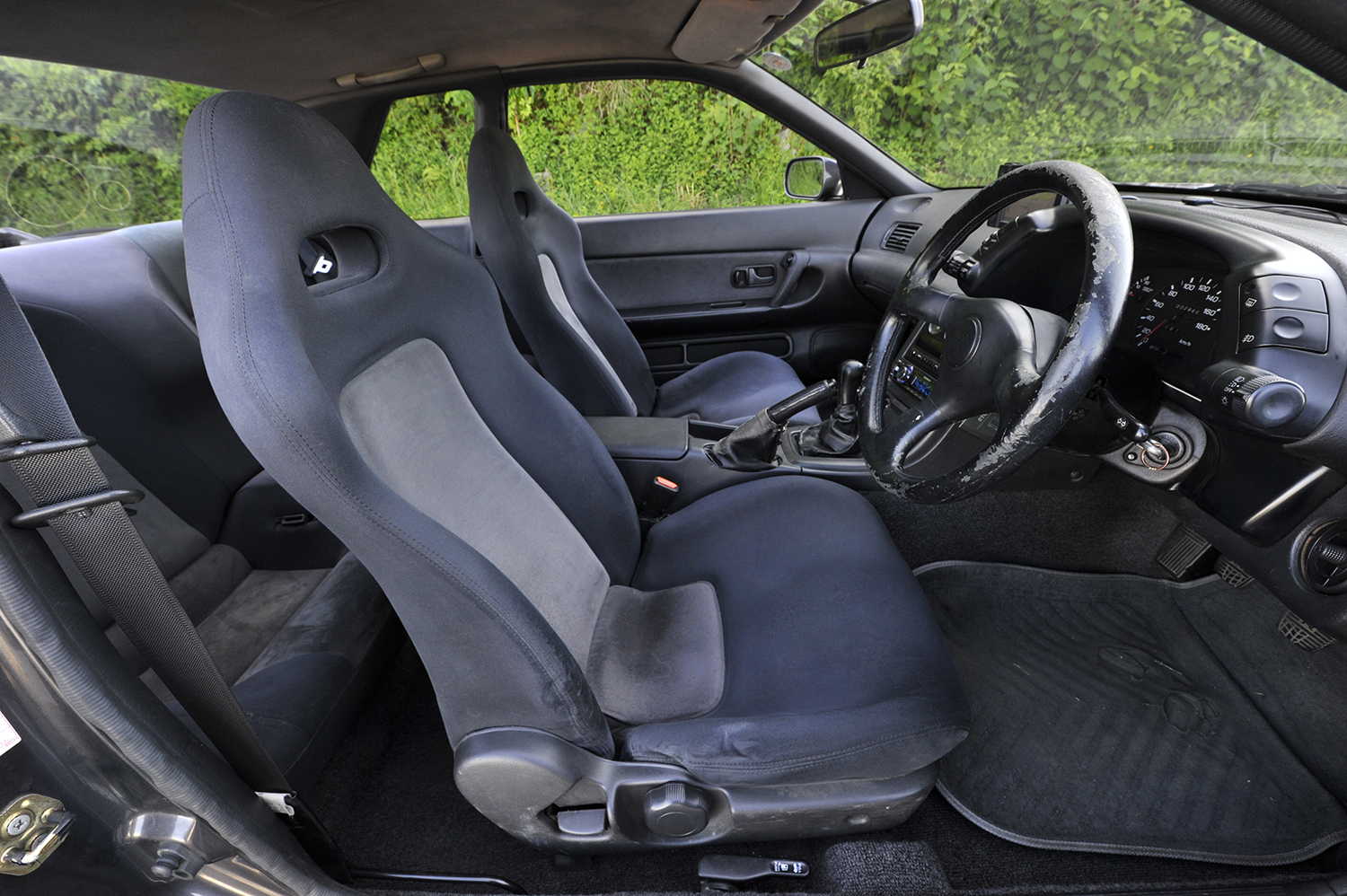 R32とR33に採用されていた純正シートが想像を絶する名品だった 〜 画像2