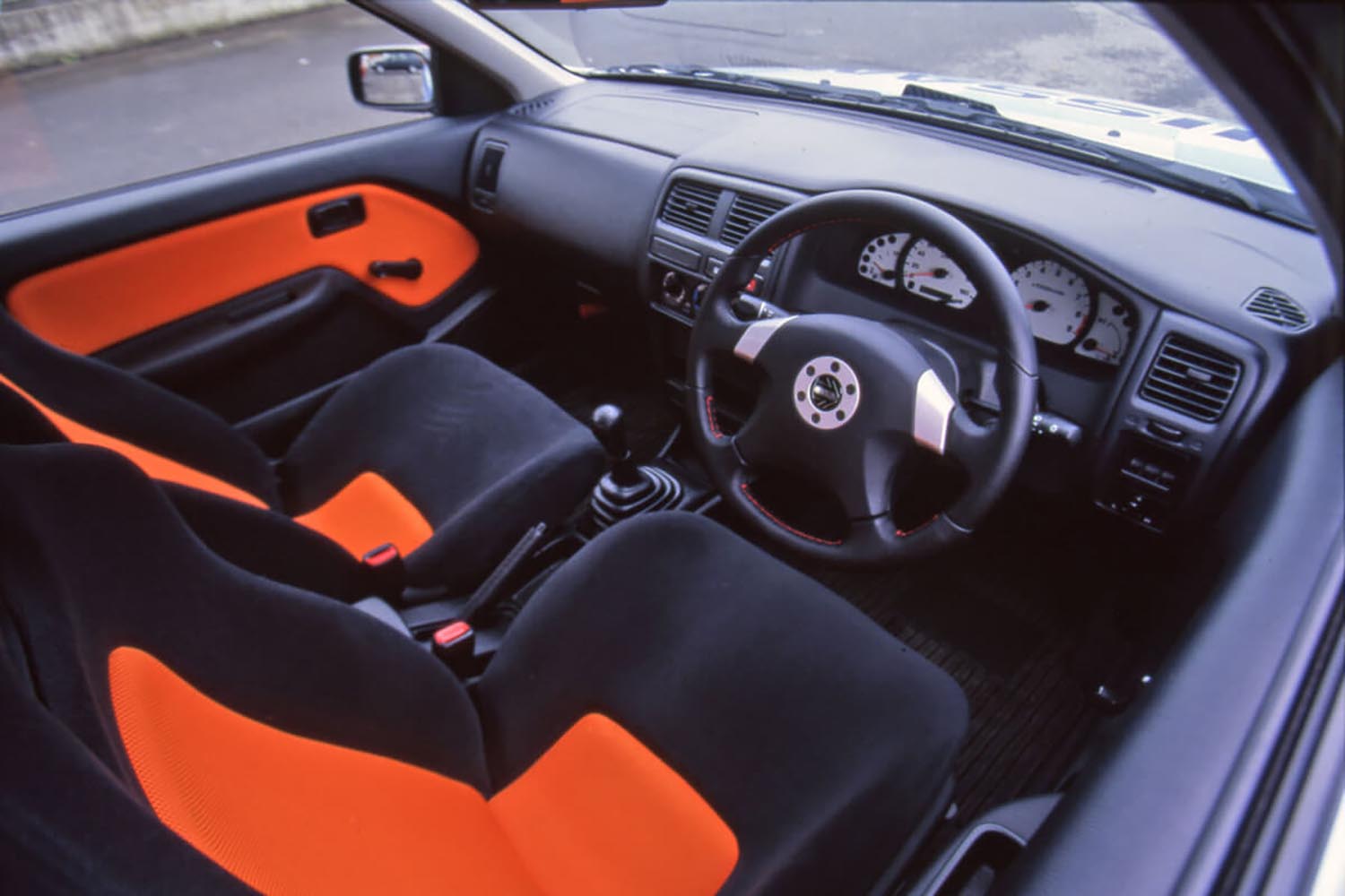 R32とR33に採用されていた純正シートが想像を絶する名品だった 〜 画像3