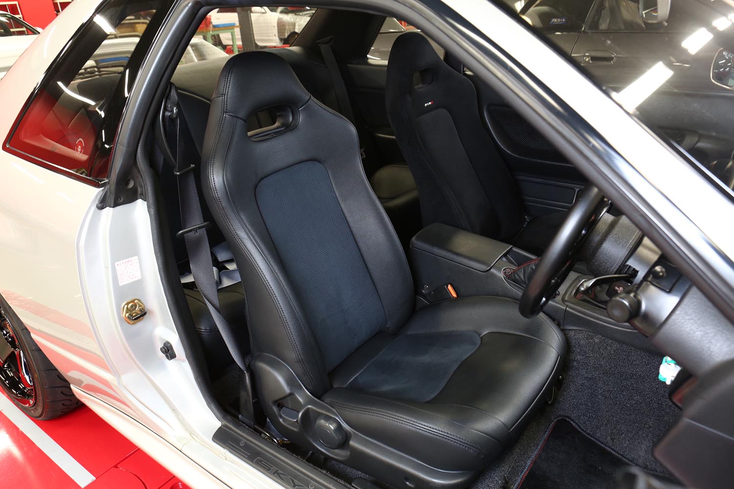 R32とR33に採用されていた純正シートが想像を絶する名品だった 〜 画像11
