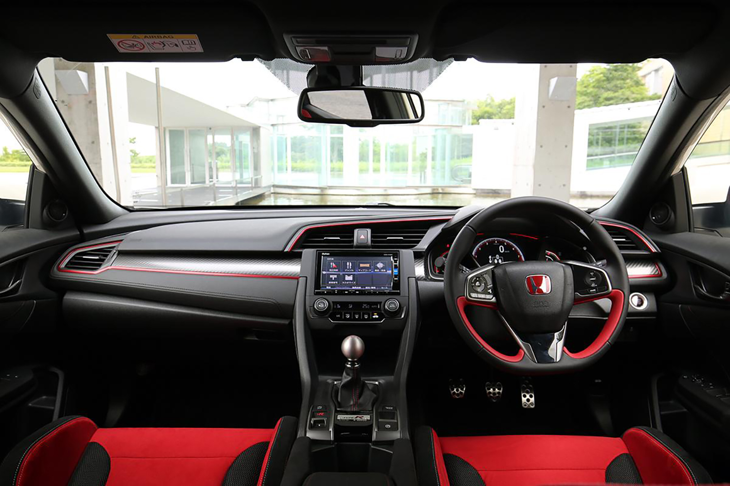 ホンダ・シビックタイプRの車内 〜 画像14