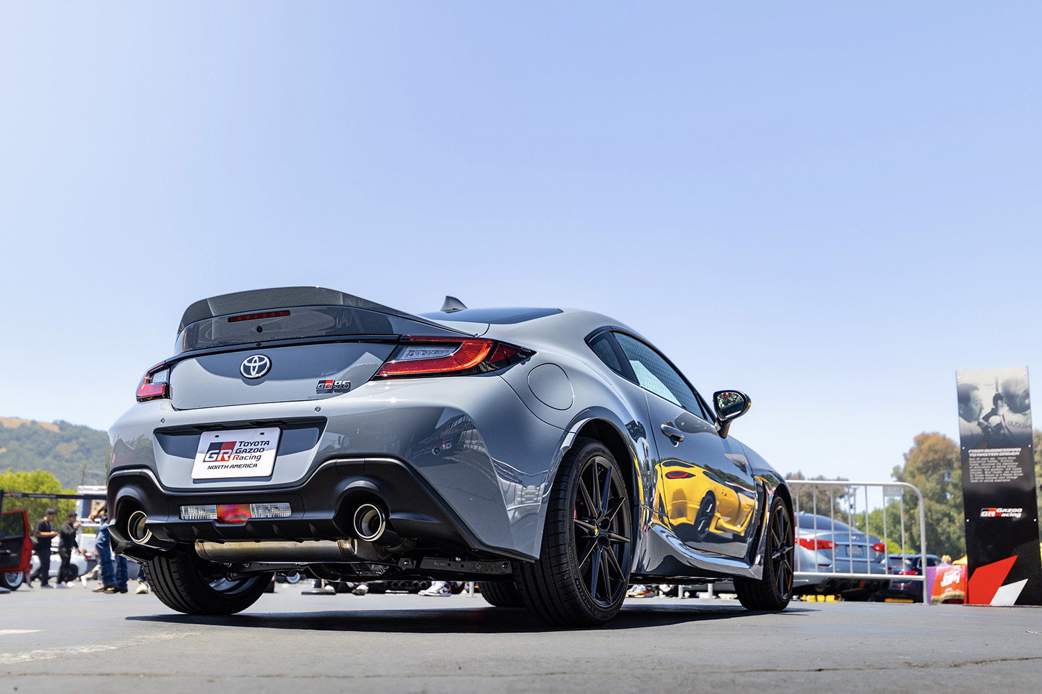 カーカルチャーイベント「FuelFest」において発表された2027年モデルのGR86
