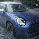 【画像】雨が降って「全然見えない」は恐怖！　洗車マイスターが教える梅雨前に行いたい愛車のガラス＆ミラーメンテ 〜 画像20