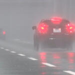 【画像】雨が降って「全然見えない」は恐怖！　洗車マイスターが教える梅雨前に行いたい愛車のガラス＆ミラーメンテ 〜 画像21