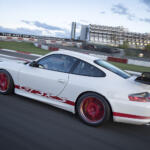 【画像】2003年に誕生したポルシェの歴史を変える偉大なる１台！　速さ命で生まれた「911 GT3 RS」 〜 画像6