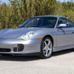 【画像】2003年に誕生したポルシェの歴史を変える偉大なる１台！　速さ命で生まれた「911 GT3 RS」 〜 画像23
