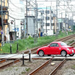 【画像】踏切内でクルマが止まっちゃった……警報が鳴り始めたけどどうればいい!?　パニくる前に知っておくべき踏切のルール 〜 画像4