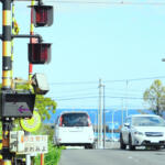 【画像】踏切内でクルマが止まっちゃった……警報が鳴り始めたけどどうればいい!?　パニくる前に知っておくべき踏切のルール 〜 画像5