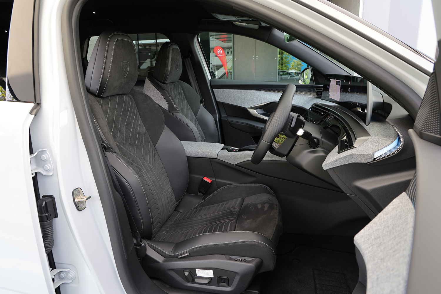 新型プジョー5008はスタイルも実用性も走りも諦めない7人乗りSUVだった 〜 画像10