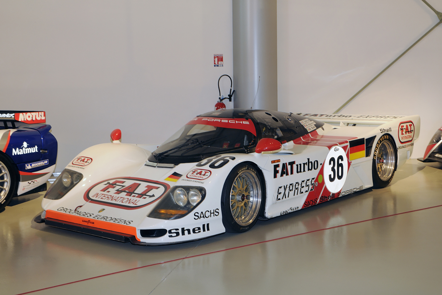 ダウアー・ポルシェ962LMのフロントスタイリング 〜 画像3