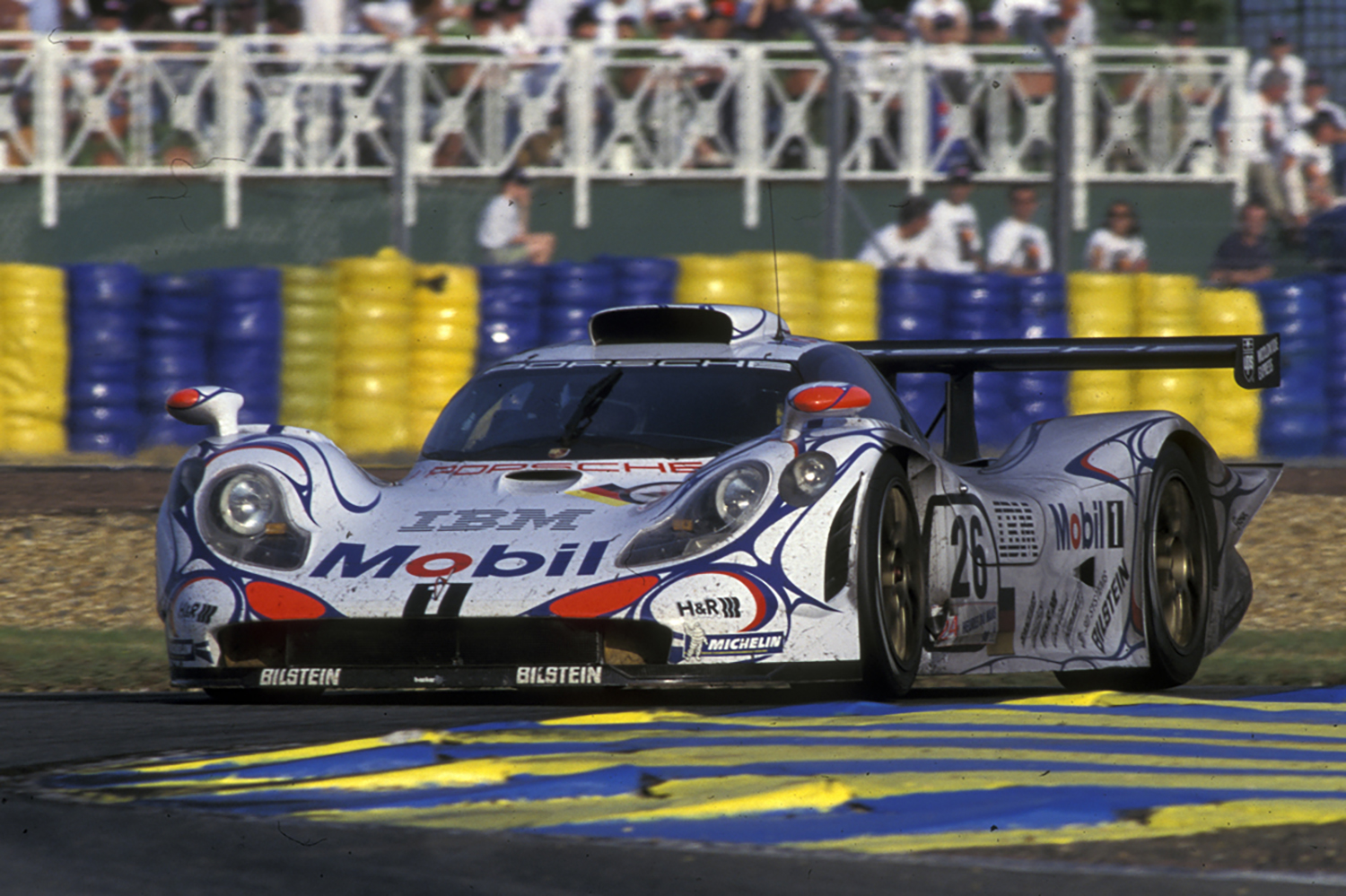 ポルシェ911GT1-98の走行シーン 〜 画像4