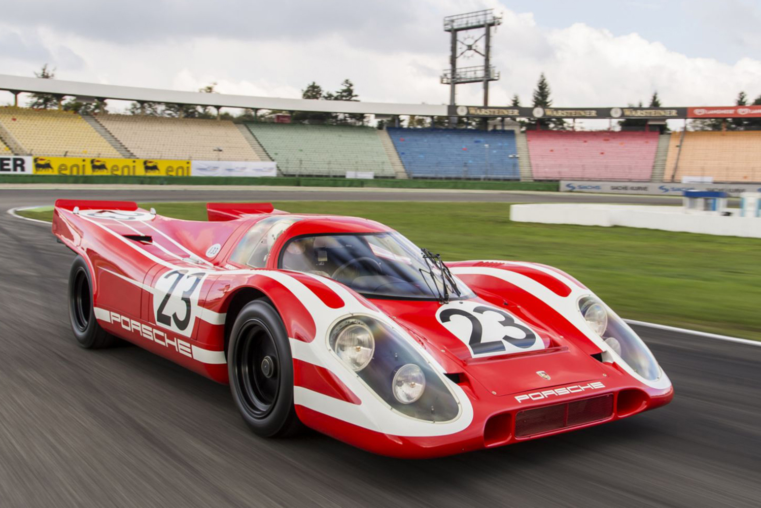 ポルシェ917の走行シーン