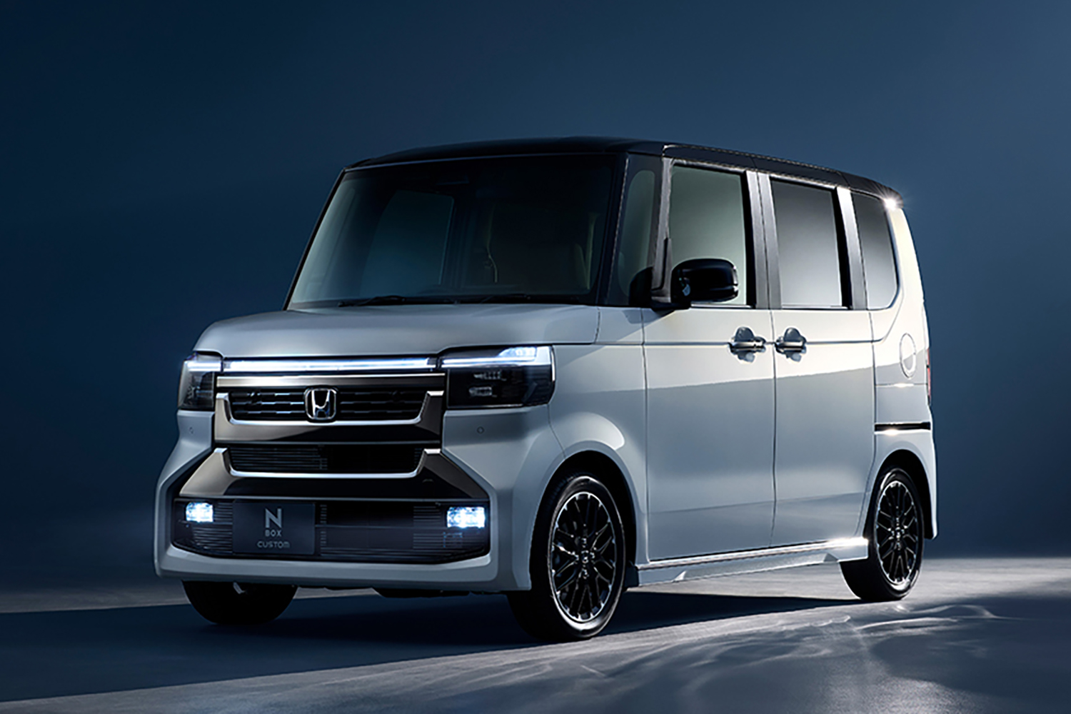 ホンダN-BOXカスタムのフロントスタイリング