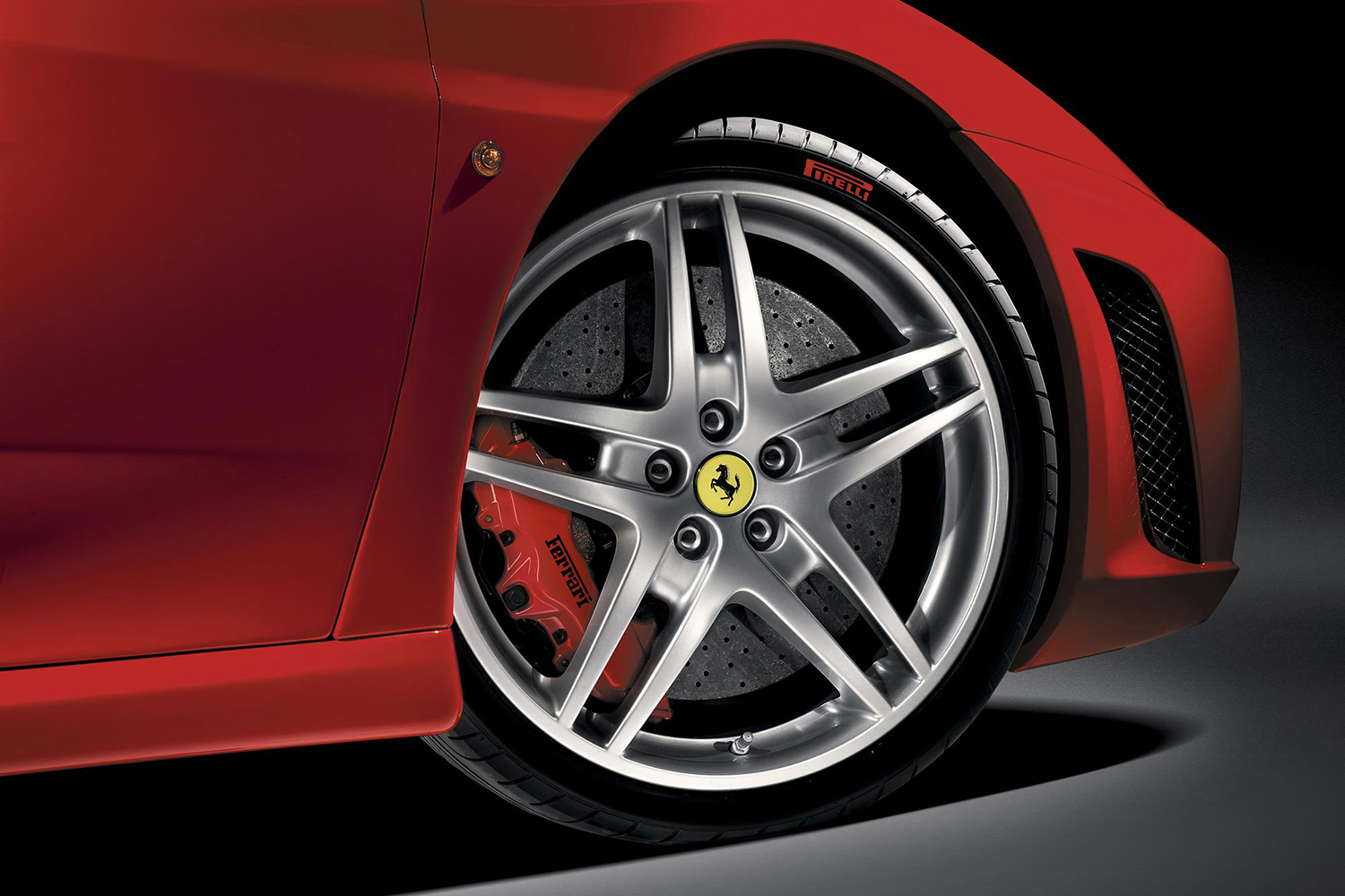 フェラーリF430のタイヤとホイール