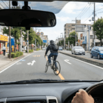 自転車での「あおり運転」も違反になる！　ベルを鳴らしまくったり蛇行したりビタ付けすると最悪50万円以下の罰金!!