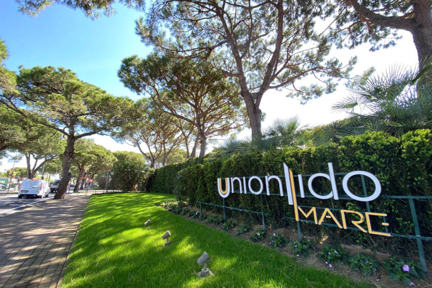 なぜかイタリアにドイツ人御用達の巨大リゾート！　アウディの歴史に刻まれる「Union Lido Mare」に潜入してみた【みどり独乙通信】