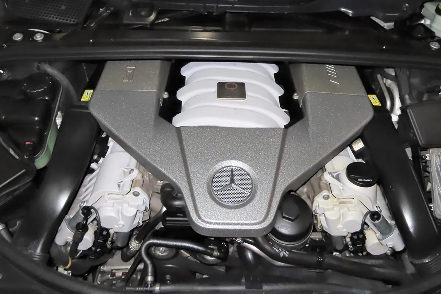 510馬力のＶ８を搭載したメルセデス・ベンツR63 AMGが別格すぎた 〜 画像2