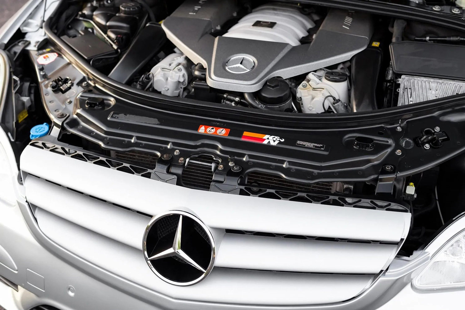 510馬力のＶ８を搭載したメルセデス・ベンツR63 AMGが別格すぎた 〜 画像14