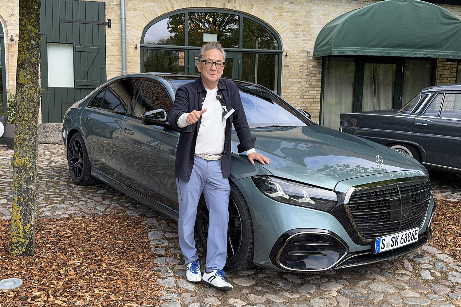 メルセデス・ベンツSクラスと清水和夫さん