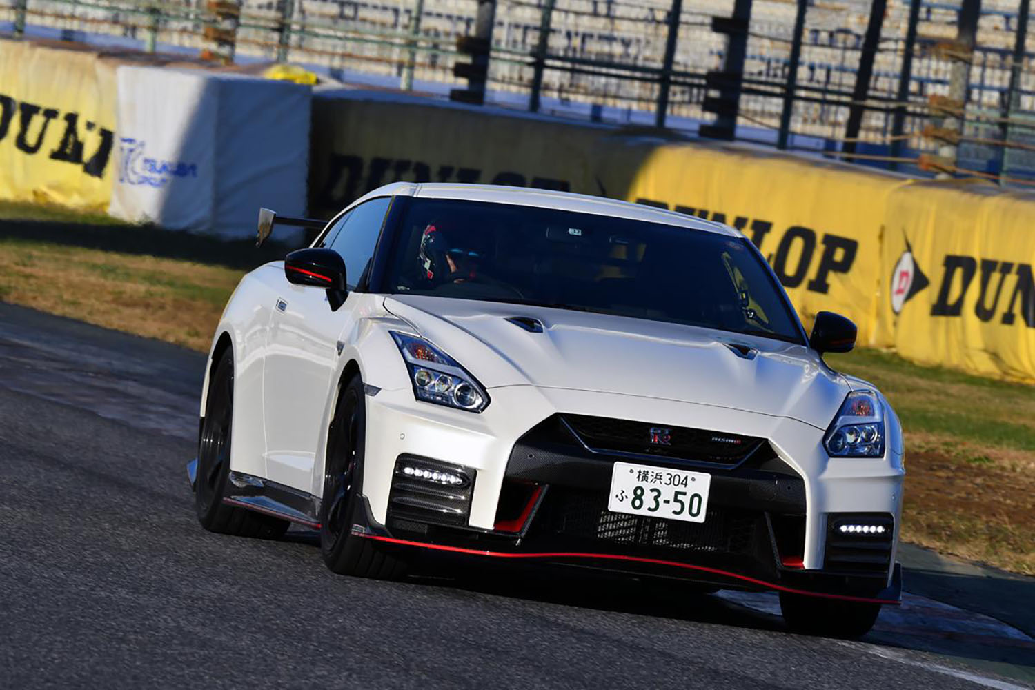 高性能エンジン搭載車