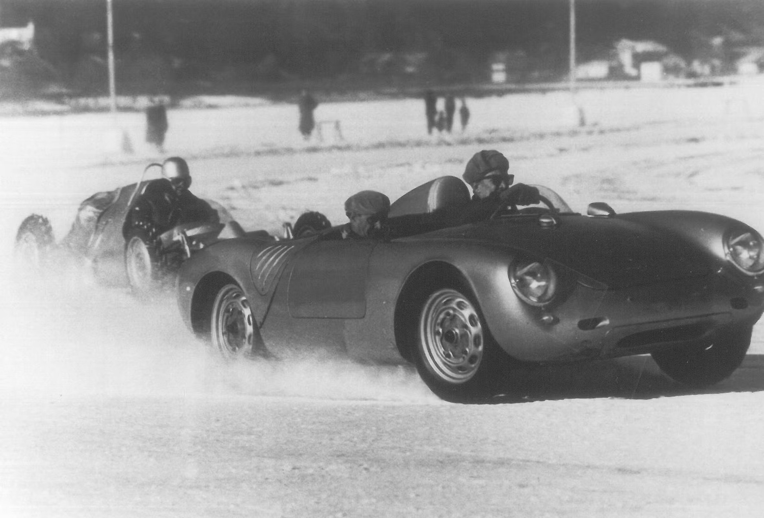 ポルシェでスキーをけん引する貴族の遊び「スキージョアリング」 〜 画像5