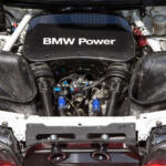 【画像】伝統なんてくそ食らえでポルシェを圧倒！　直６エンジンを捨てV8を積んだ禁断の「BMW M3 GTR」 〜 画像15